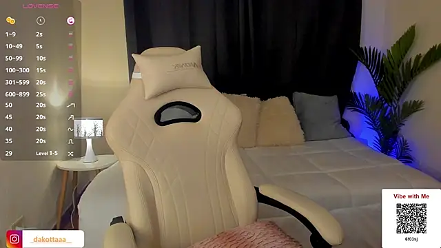 Snapshot of dakottaa_ chatting on 12-12-24, 10:09 dakottaa  online show from 12-12-24, 10:09