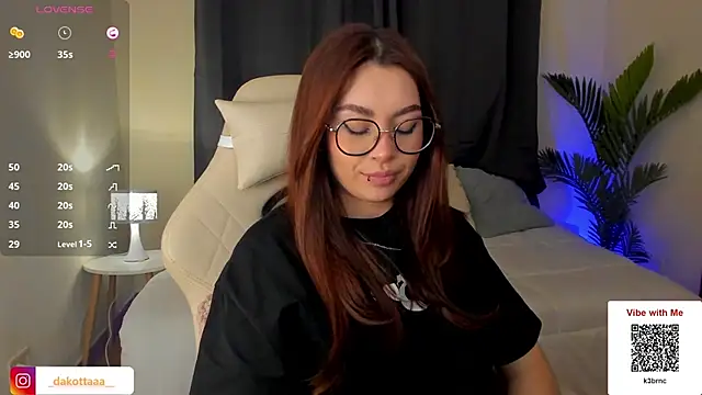 Snapshot of dakottaa_ chatting on 12-19-24, 02:01 dakottaa  online show from 12-19-24, 02:01