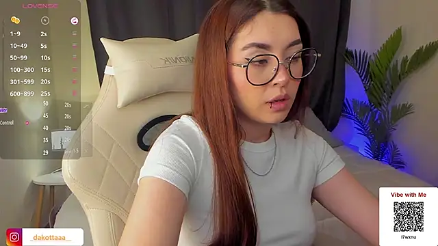 Snapshot of dakottaa_ chatting on 02-10-25, 11:02 dakottaa  online show from 02-10-25, 11:02