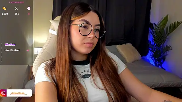 Snapshot of dakottaa_ chatting on 09-24-25, 11:41 dakottaa  online show from 09-24-25, 11:41