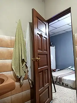 DanelyLopez online show from 04-20-26, 02:03