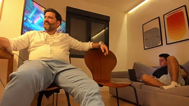 Snapshot of Maxi_TheBigDaddy chatting on 12-08-24, 06:50 Maxi TheBigDaddy online show from 12-08-24, 06:50