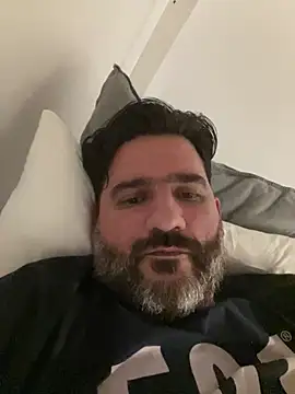 Snapshot of Maxi_TheBigDaddy chatting on 12-18-24, 06:14 Maxi TheBigDaddy online show from 12-18-24, 06:14