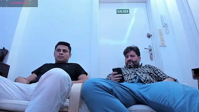 Snapshot of Maxi_TheBigDaddy chatting on 12-26-24, 10:52 Maxi TheBigDaddy online show from 12-26-24, 10:52