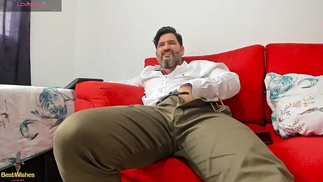 Snapshot of Maxi_TheBigDaddy chatting on 01-31-25, 04:27 Maxi TheBigDaddy online show from 01-31-25, 04:27