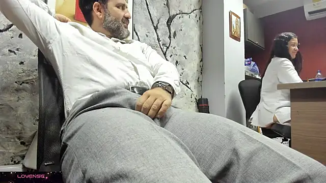 Snapshot of Maxi_TheBigDaddy chatting on 11-18-25, 03:16 Maxi TheBigDaddy online show from 11-18-25, 03:16