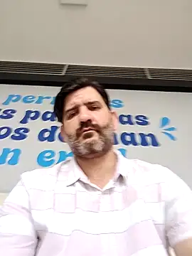 Snapshot of Maxi_TheBigDaddy chatting on 11-24-25, 12:38 Maxi TheBigDaddy online show from 11-24-25, 12:38