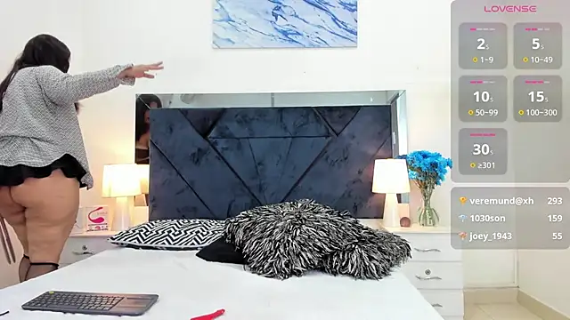 Snapshot of Lauralove_69 chatting on 03-10-25, 08:45 Lauralove 69 online show from 03-10-25, 08:45