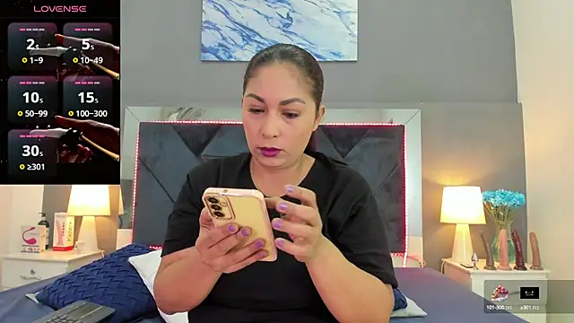 Snapshot of Lauralove_69 chatting on 09-29-25, 08:24 Lauralove 69 online show from 09-29-25, 08:24