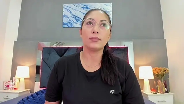 Snapshot of Lauralove_69 chatting on 10-21-25, 07:25 Lauralove 69 online show from 10-21-25, 07:25