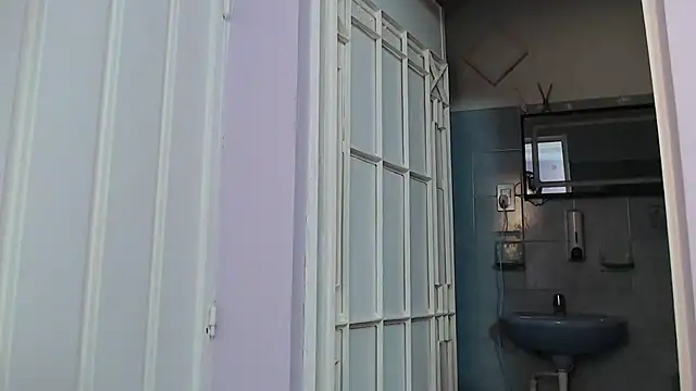 LilaSuni online show from 10-20-25, 06:19