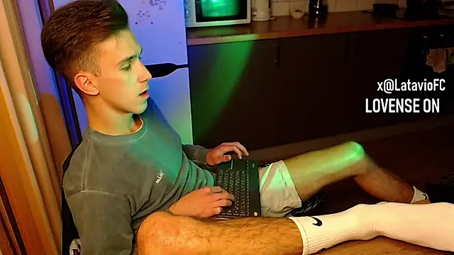 Midnighter  online show from 09-24-25, 01:53