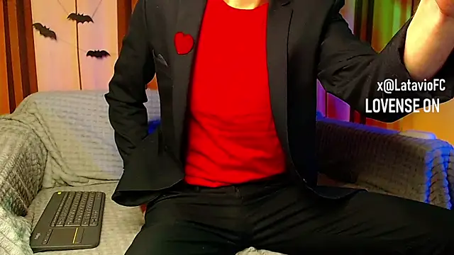 Midnighter  online show from 10-31-25, 11:06