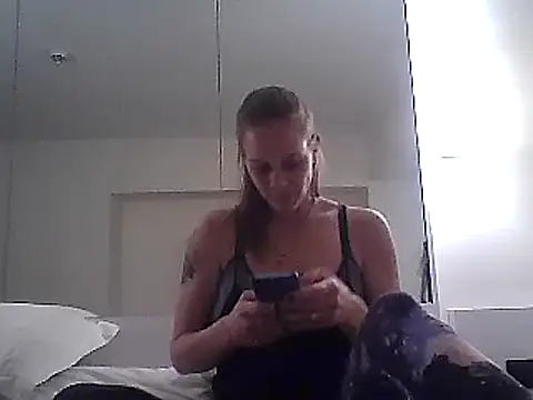 WildScorpio86 online show from 01-27-25, 04:01