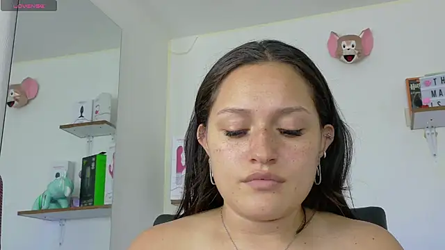 Snapshot of megan_doll2 chatting on 01-21-25, 12:46 megan doll2 online show from 01-21-25, 12:46