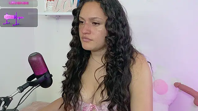 Snapshot of megan_doll2 chatting on 03-01-25, 09:59 megan doll2 online show from 03-01-25, 09:59