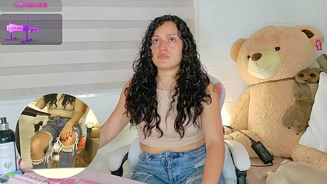 Snapshot of megan_doll2 chatting on 04-30-26, 11:09 megan doll2 online show from 04-30-26, 11:09