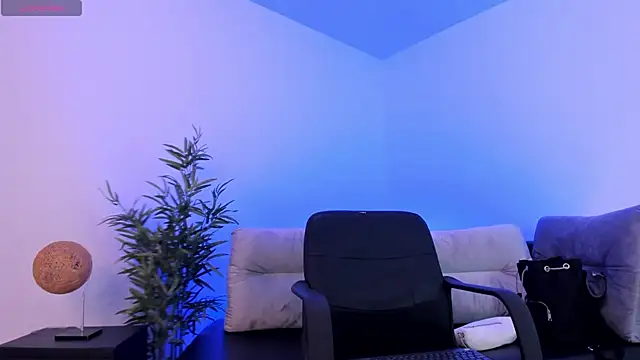 charlottewhitte online show from 03-15-25, 11:19