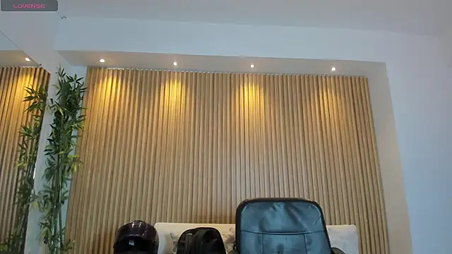 charlottewhitte online show from 10-24-25, 11:39