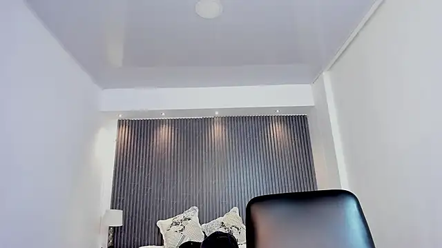 charlottewhitte online show from 04-13-26, 11:27