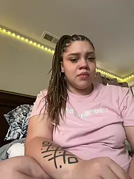 QueenNuttCollector online show from 01-25-25, 07:07