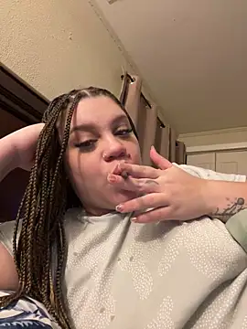 QueenNuttCollector online show from 01-30-25, 01:33