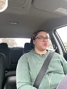 QueenNuttCollector online show from 03-16-25, 04:34