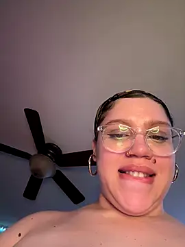 Snapshot of QueenNuttCollector chatting on 11-12-25, 03:18 QueenNuttCollector online show from 11-12-25, 03:18