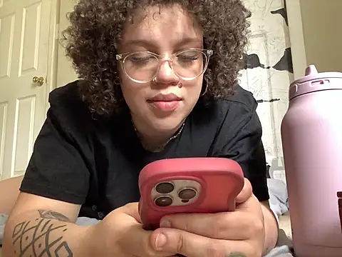 QueenNuttCollector online show from 04-29-26, 05:30