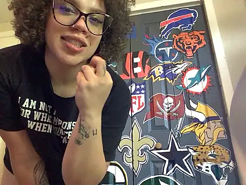 QueenNuttCollector online show from 06-11-26, 04:38