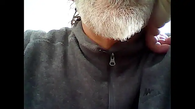 Snapshot of xcimeru chatting on 11-16-25, 01:06 xcimeru online show from 11-16-25, 01:06