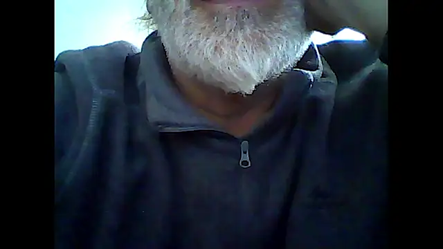 Snapshot of xcimeru chatting on 12-17-25, 03:29 xcimeru online show from 12-17-25, 03:29