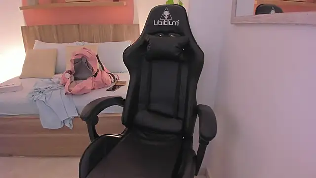 Snapshot of izaro22 chatting on 03-14-25, 02:31 izaro22 online show from 03-14-25, 02:31