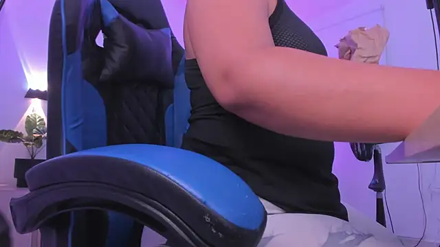 izaro22 online show from 11-07-25, 01:11