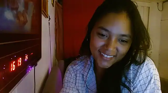 Snapshot of Chiara_petterson chatting on 12-05-24, 07:05 Chiara petterson online show from 12-05-24, 07:05