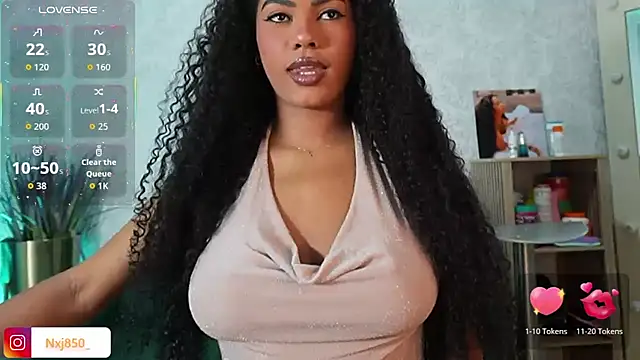 HOTBLACKANDWHITE2 online show from 03-28-26, 04:12