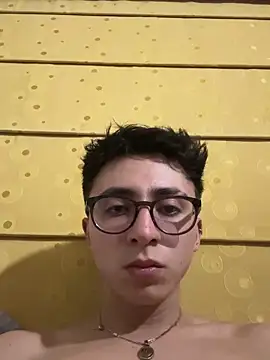 CamiRojas boy online show from 09-18-25, 03:30