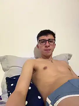 CamiRojas boy online show from 12-19-25, 04:30