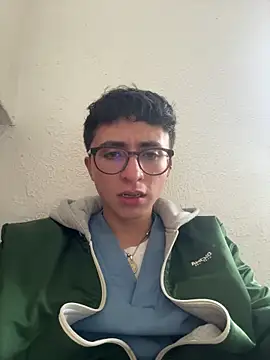Snapshot of CamiRojas_boy chatting on 05-05-26, 06:49 CamiRojas boy online show from 05-05-26, 06:49