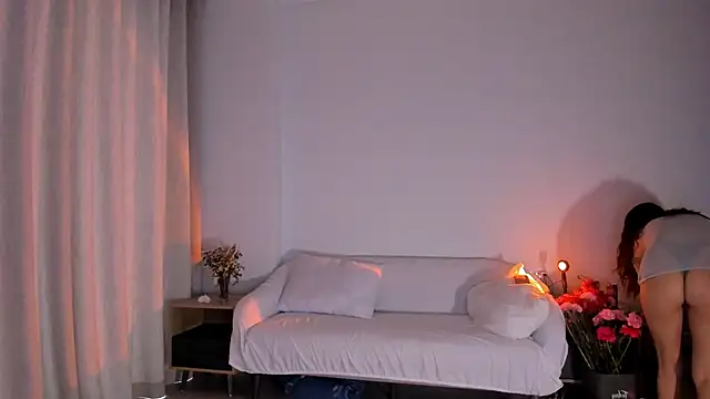 Snapshot of kawaii_mia chatting on 12-27-24, 01:53 kawaii mia online show from 12-27-24, 01:53