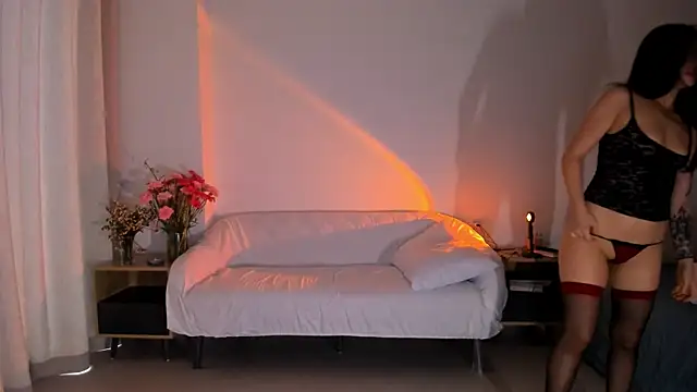 Snapshot of kawaii_mia chatting on 12-28-24, 04:41 kawaii mia online show from 12-28-24, 04:41