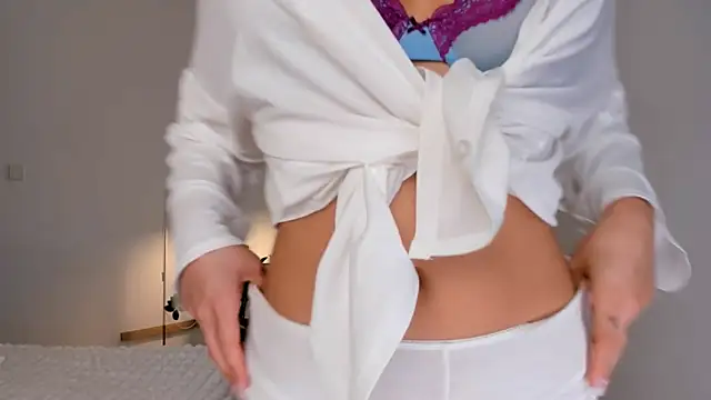 Snapshot of kawaii_mia chatting on 10-12-25, 01:54 kawaii mia online show from 10-12-25, 01:54