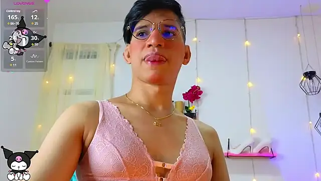 Snapshot of Ariel_Femboy_ chatting on 03-05-25, 04:24 Ariel Femboy online show from 03-05-25, 04:24