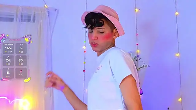 Snapshot of Ariel_Femboy_ chatting on 10-03-25, 03:14 Ariel Femboy online show from 10-03-25, 03:14