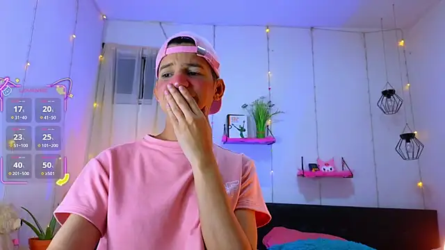 Snapshot of Ariel_Femboy_ chatting on 10-07-25, 11:57 Ariel Femboy online show from 10-07-25, 11:57