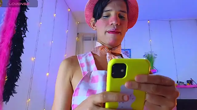 Snapshot of Ariel_Femboy_ chatting on 11-21-25, 06:12 Ariel Femboy online show from 11-21-25, 06:12