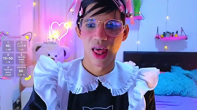 Snapshot of Ariel_Femboy_ chatting on 11-25-25, 03:50 Ariel Femboy online show from 11-25-25, 03:50