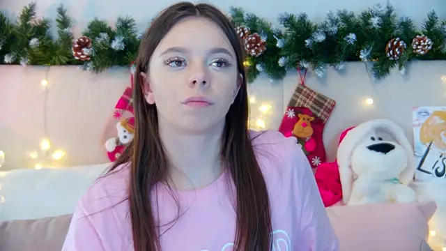 Snapshot of ElisabethDavis chatting on 01-10-25, 11:29 ElisabethDavis online show from 01-10-25, 11:29