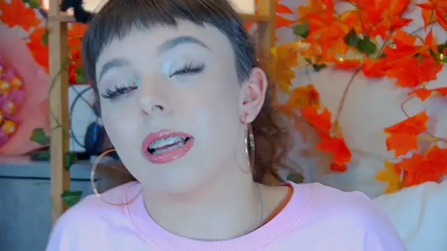 Snapshot of ElisabethDavis chatting on 10-13-25, 03:12 ElisabethDavis online show from 10-13-25, 03:12