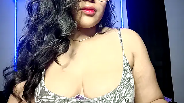 Lucy kanne online show from 12-28-24, 11:37